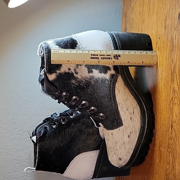 2 pairs of wmns boots - Picture 3 of 11